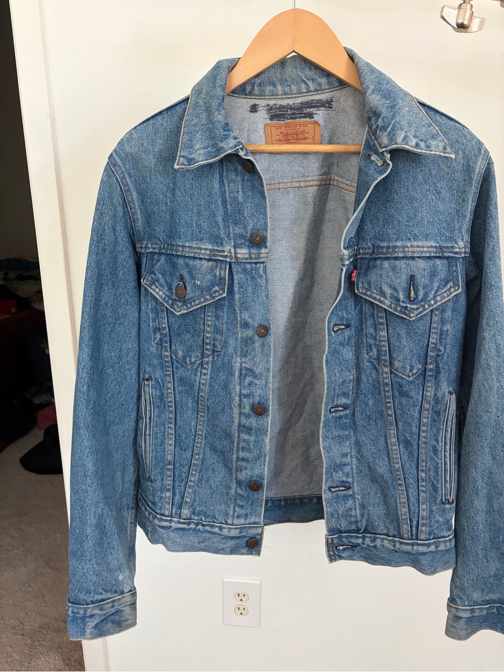Vintage Levi's Men’s Classic Blue Denim Trucker Jacket